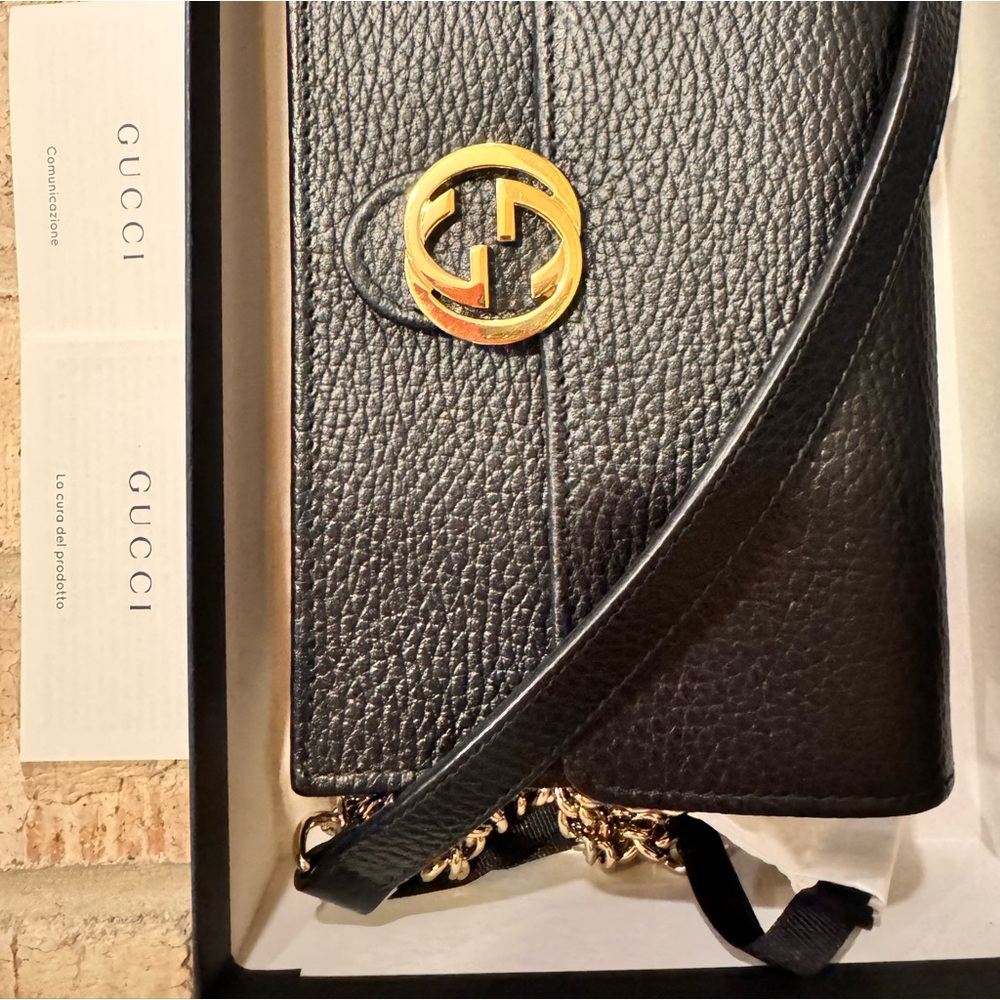 Gucci handbag, gold chain bag or Crossbody in perfect condition